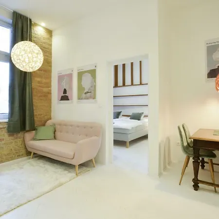 Apartment Golden Leaf *